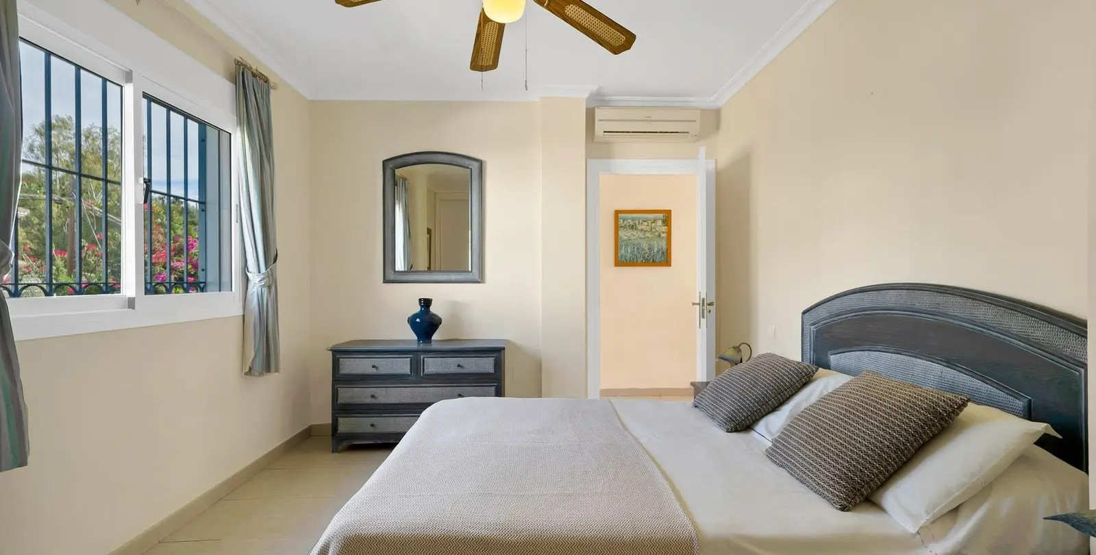 Продажа  отдельно стоящей виллы в Benalmadena Costa 34