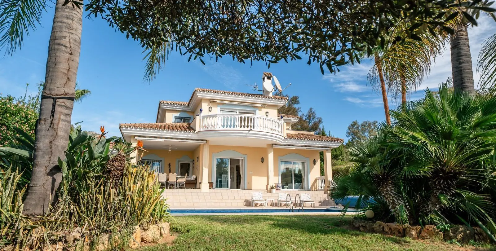 Продажа  отдельно стоящей виллы в Benalmadena Costa 36