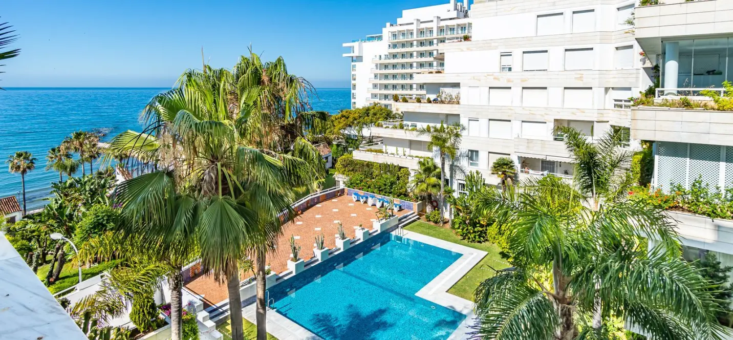 Продажа апартаментов на среднем этаже в Marbella 0