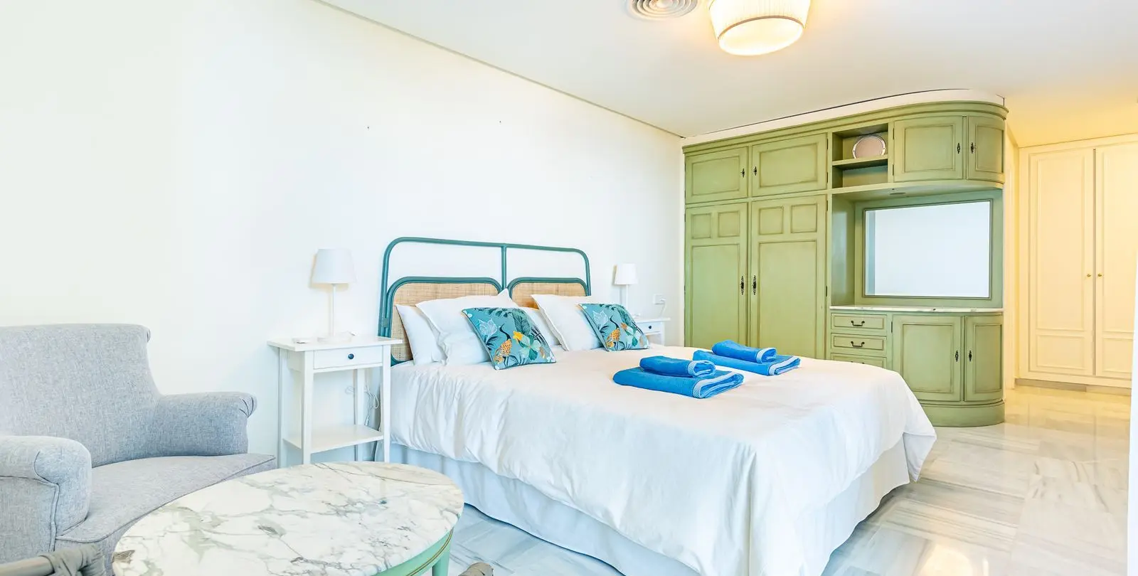 Продажа апартаментов на среднем этаже в Marbella 15