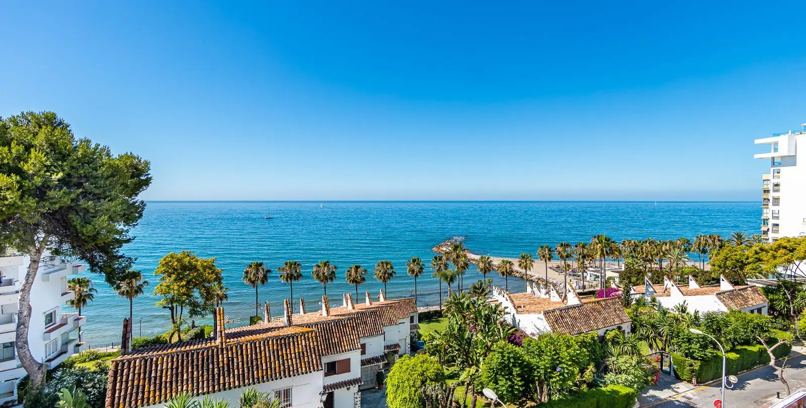 Продажа апартаментов на среднем этаже в Marbella 23