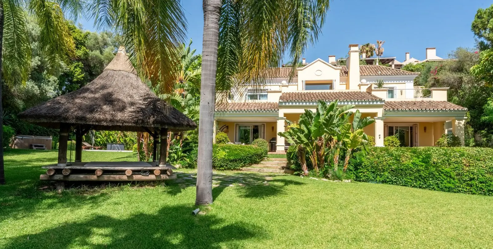 Продажа  отдельно стоящей виллы в La Quinta 2