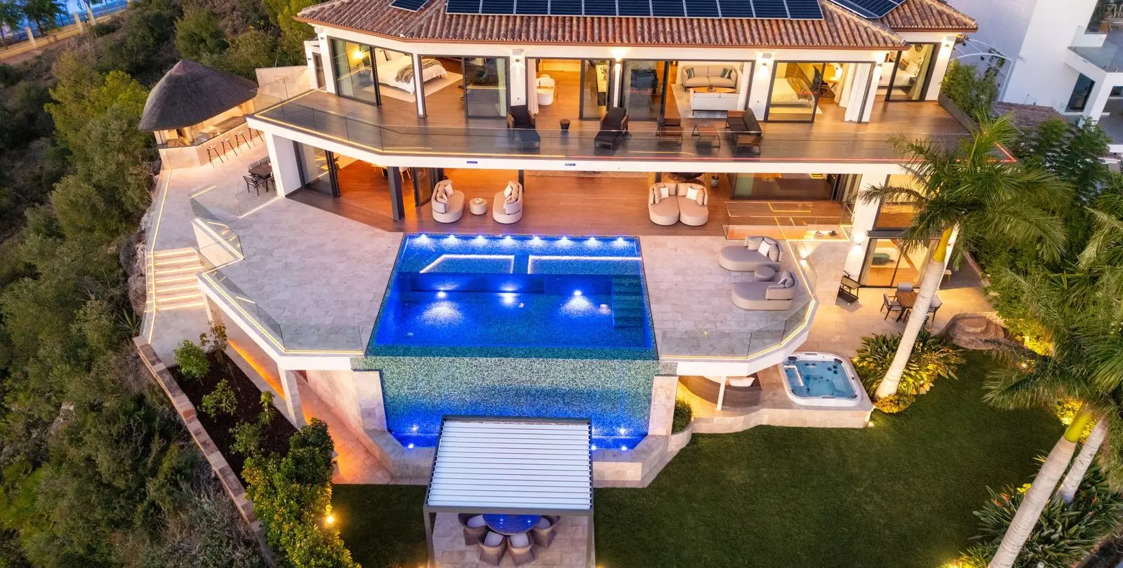 Продажа  отдельно стоящей виллы в Benalmadena 4