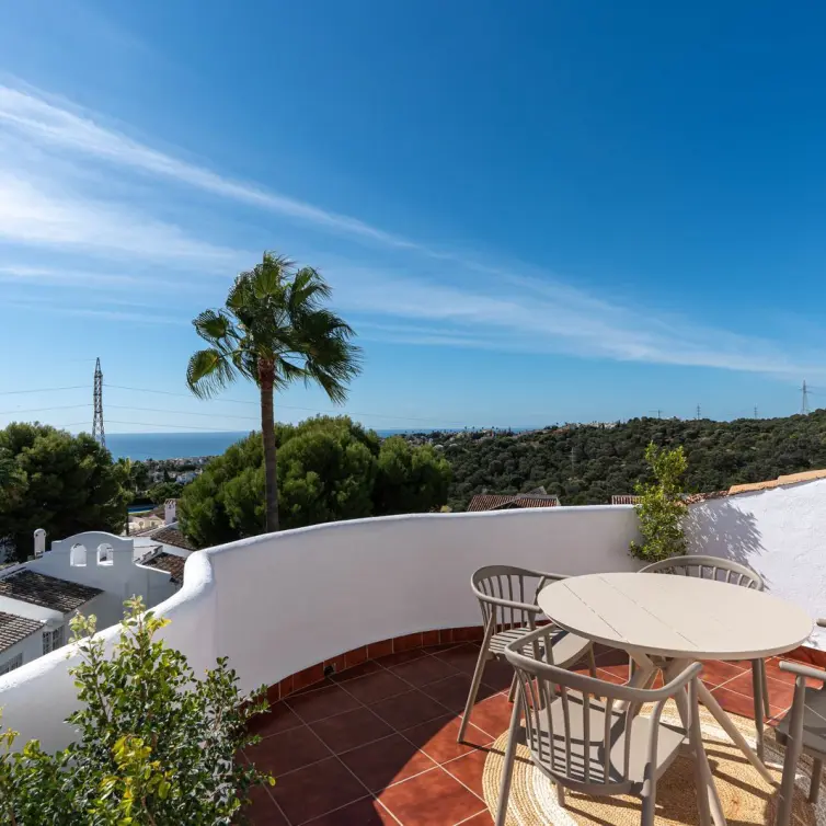 Venta de apartamento en planta media en Calahonda