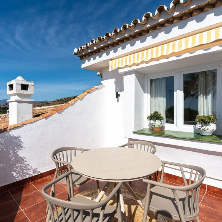 Venta de apartamento en planta media en Calahonda
