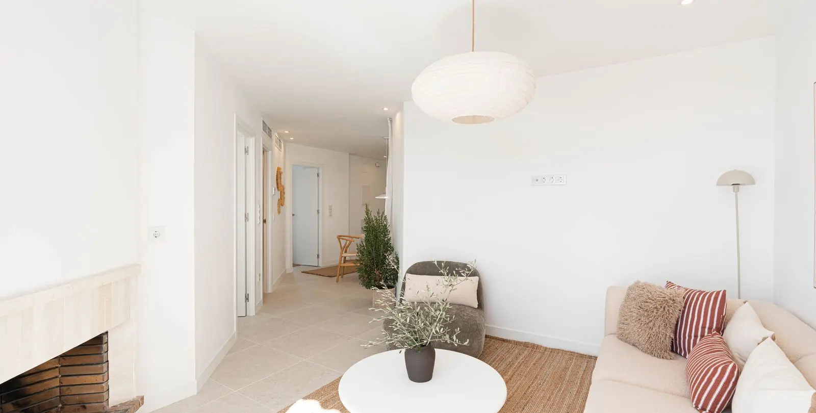 Venta de apartamento en planta media en Calahonda 12