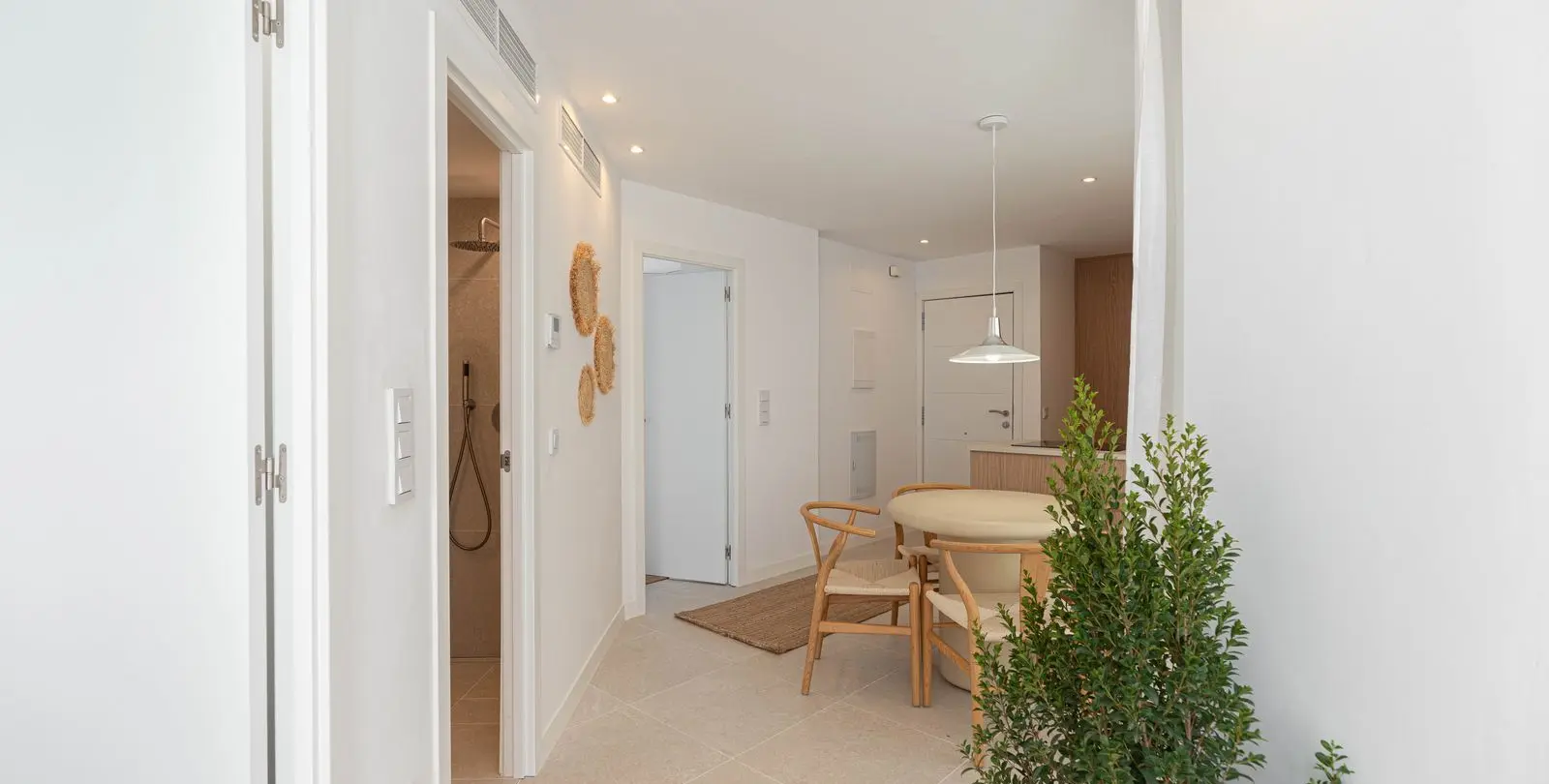 Venta de apartamento en planta media en Calahonda 14