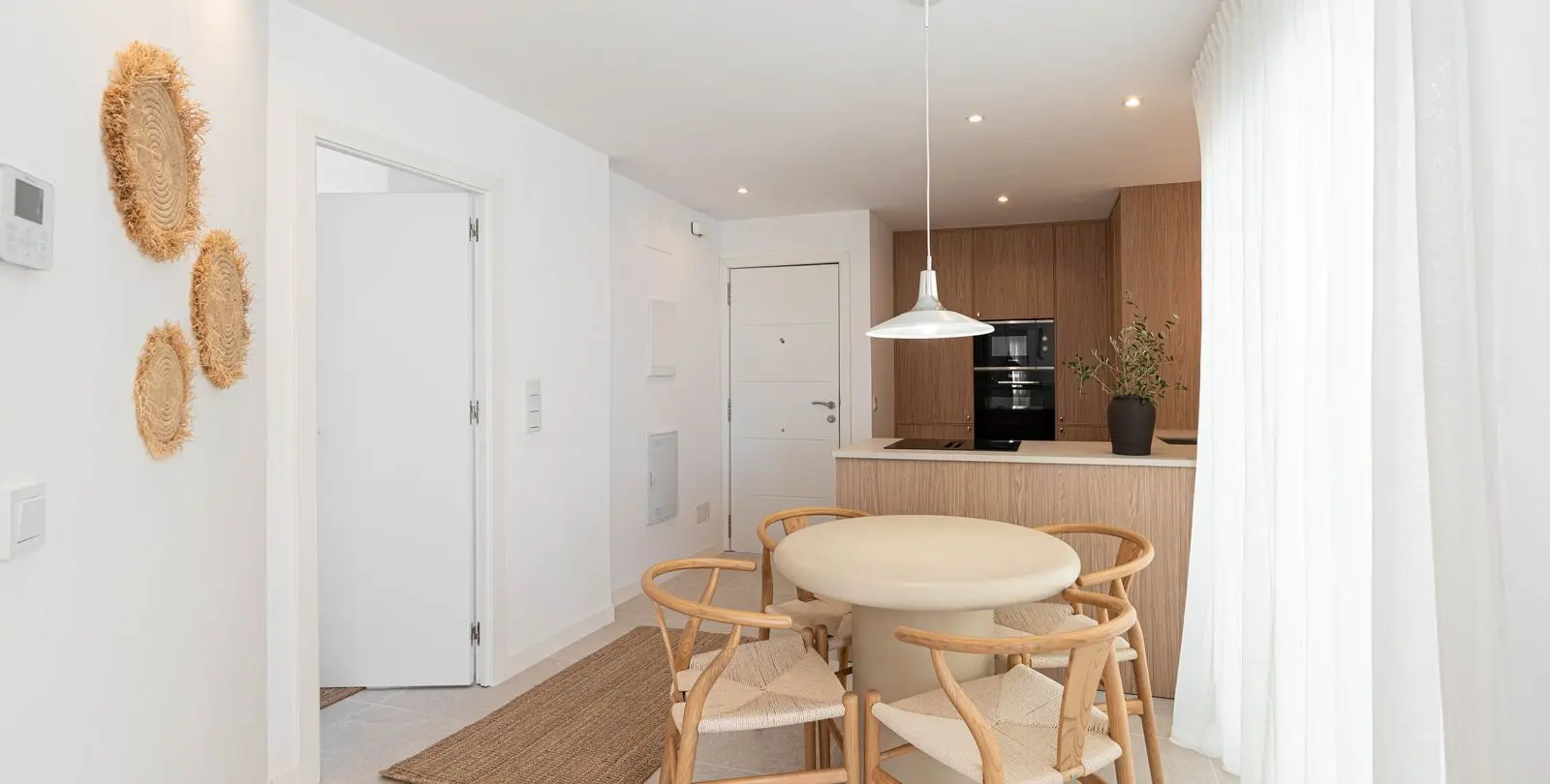 Venta de apartamento en planta media en Calahonda 15