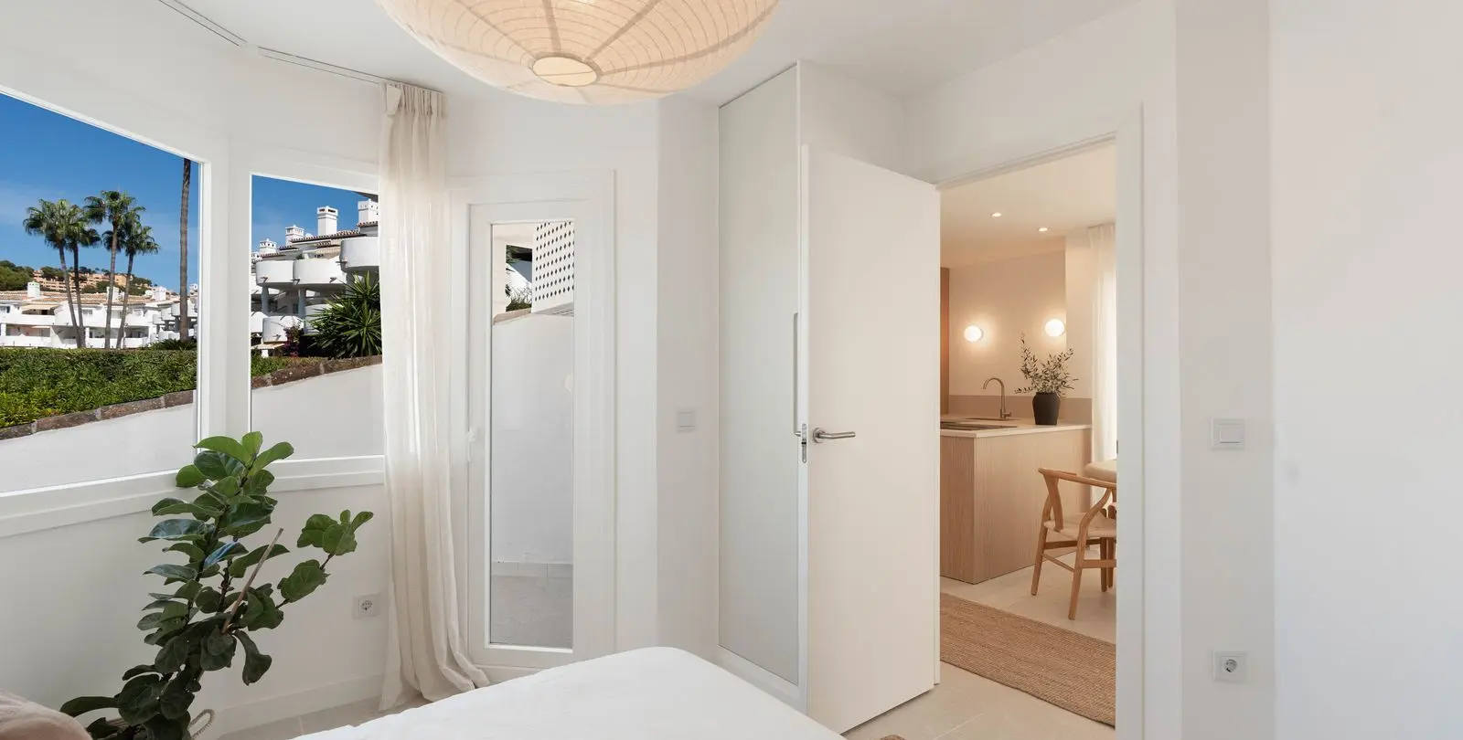 Venta de apartamento en planta media en Calahonda 24