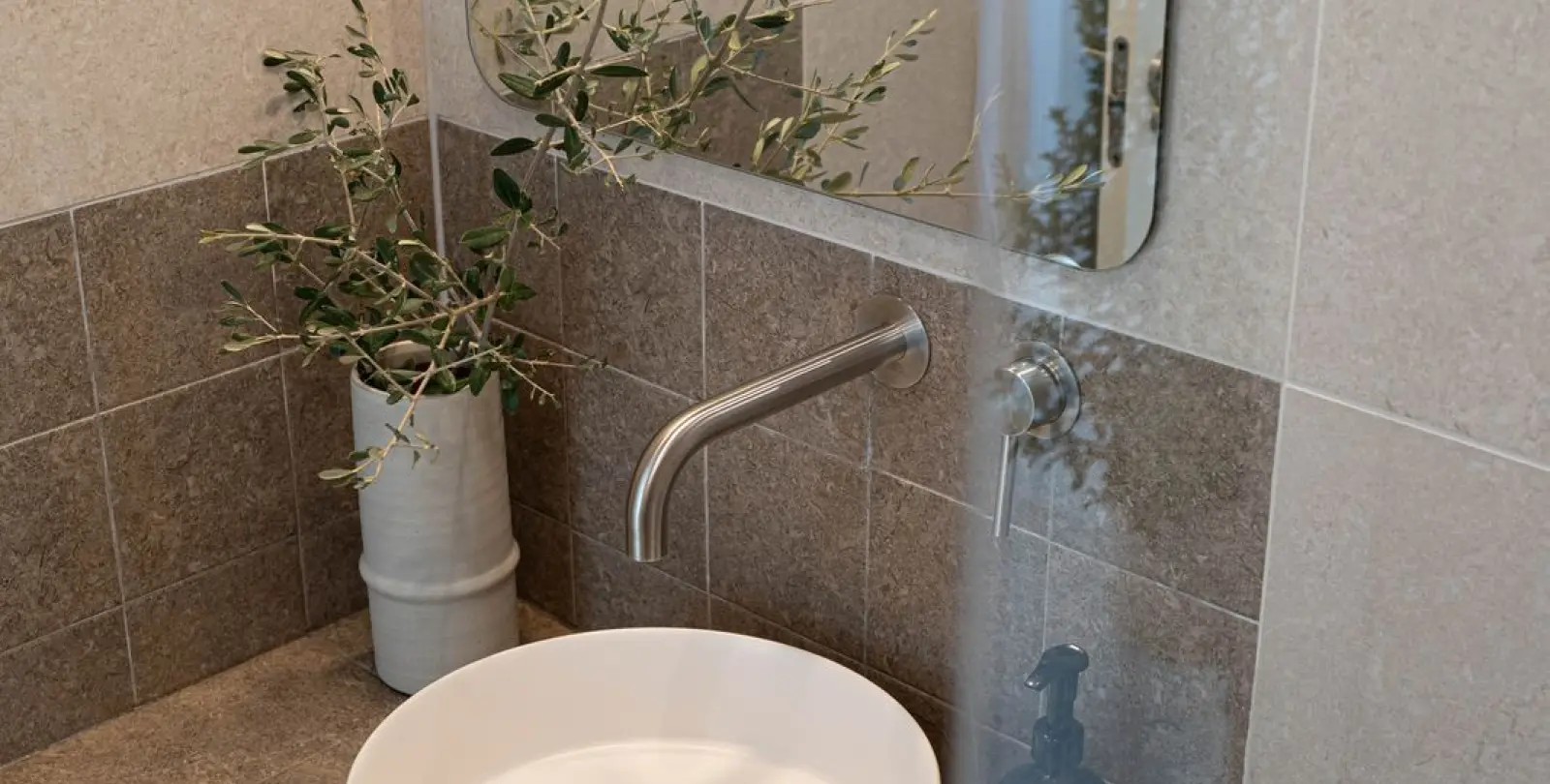 Venta de apartamento en planta media en Calahonda 29