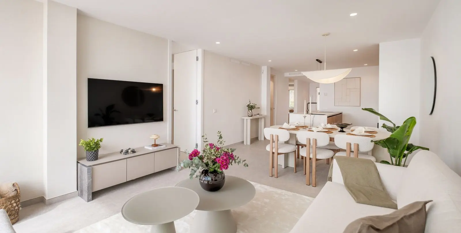 Sale of middle floor apartment in Nueva Andalucía 12