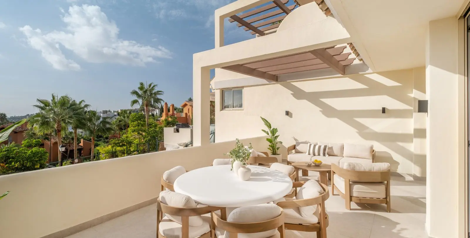 Sale of middle floor apartment in Nueva Andalucía 16