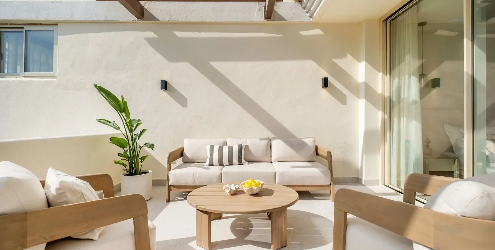 Sale of middle floor apartment in Nueva Andalucía 18