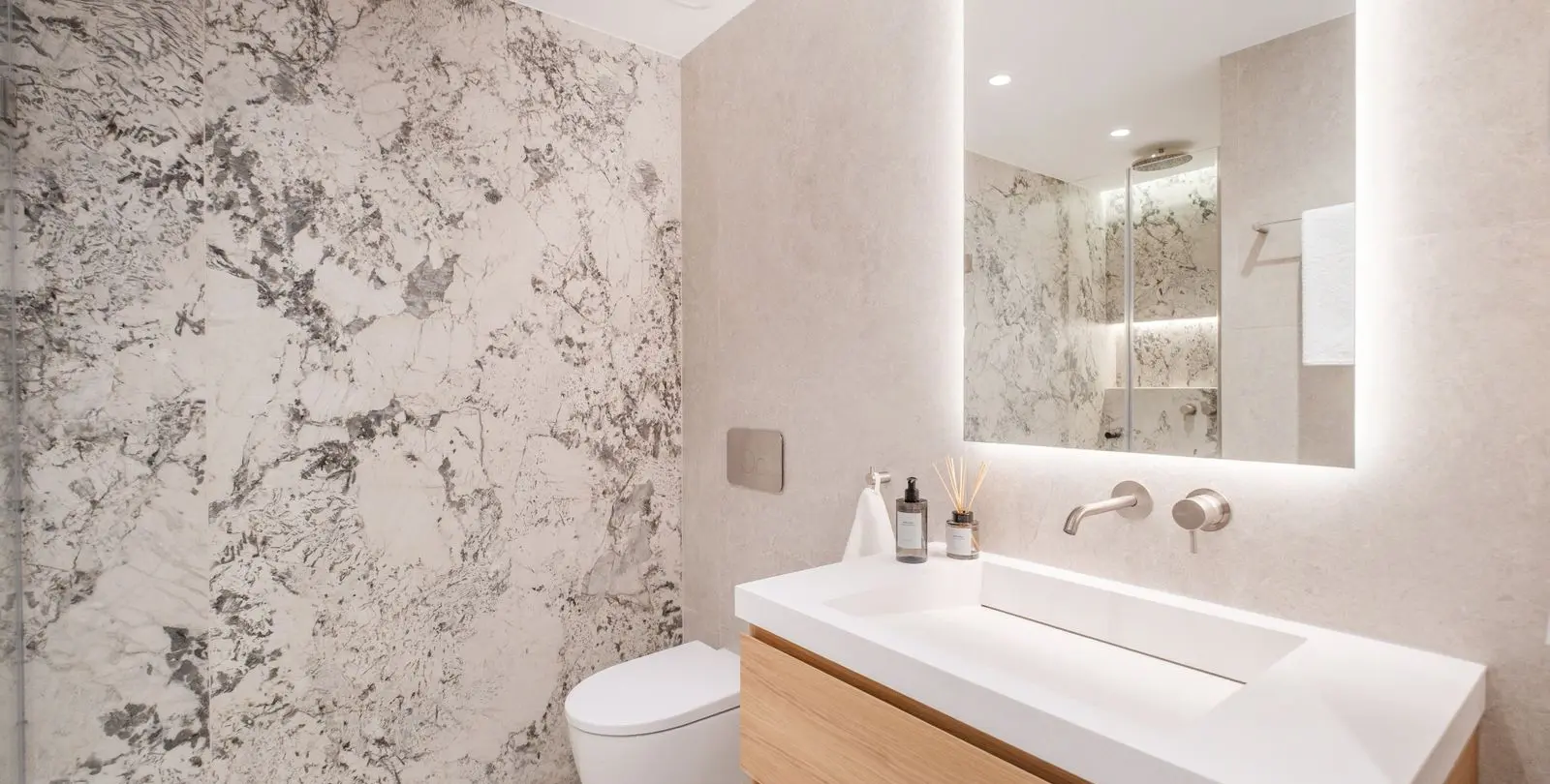 Sale of middle floor apartment in Nueva Andalucía 26