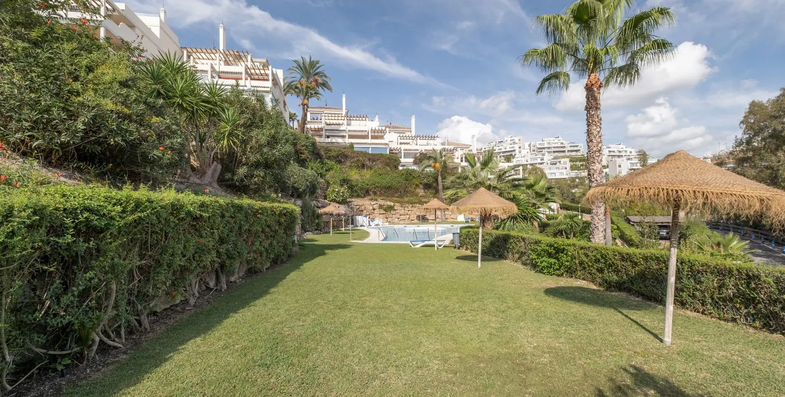Sale of middle floor apartment in Nueva Andalucía 36