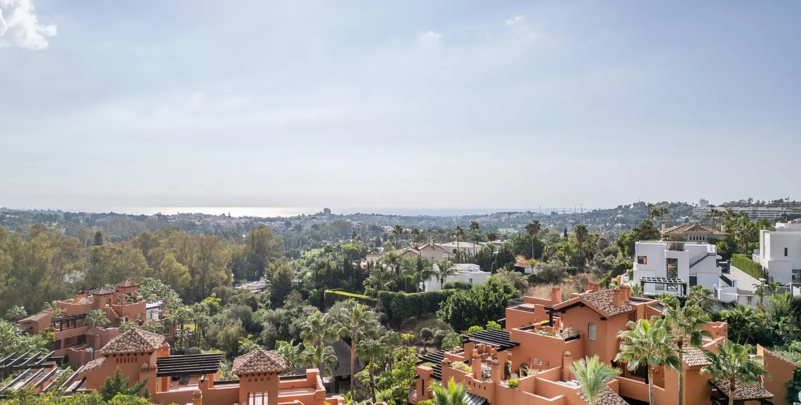 Sale of middle floor apartment in Nueva Andalucía 37