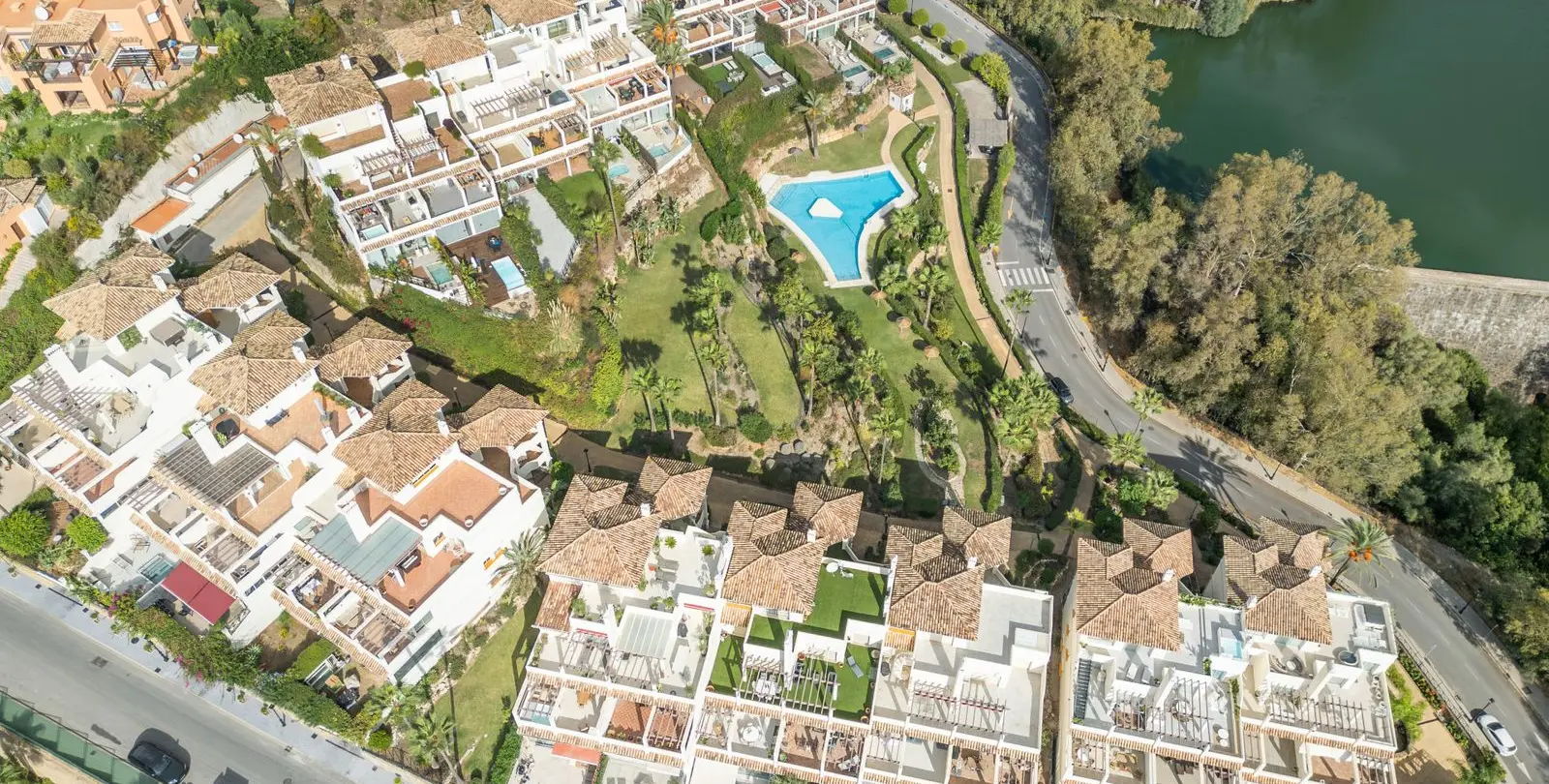Sale of middle floor apartment in Nueva Andalucía 39
