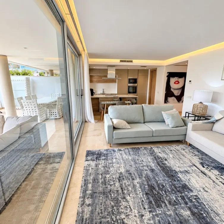 Sale of ground floor apartment in Benahavís