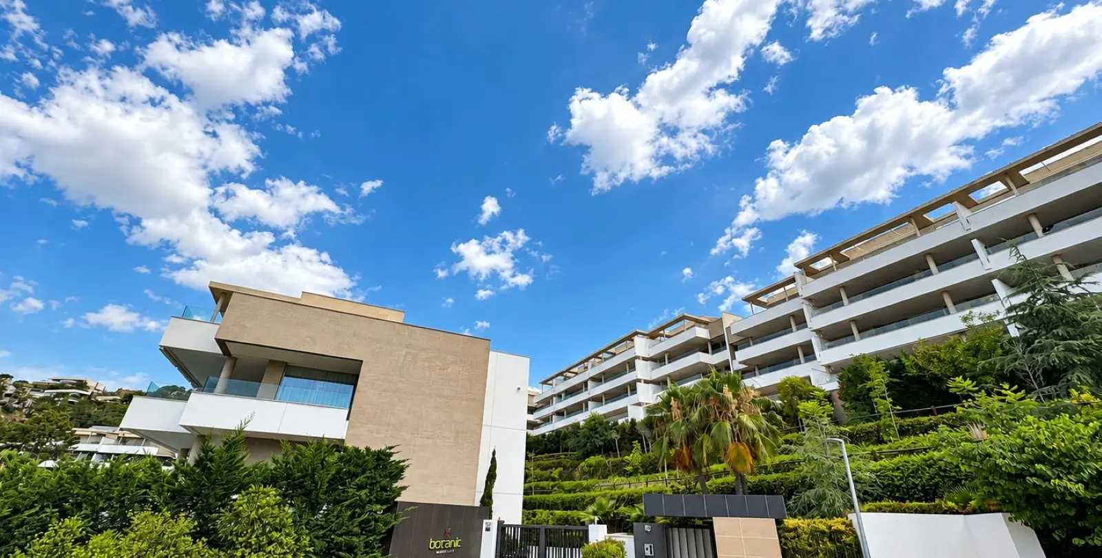 Sale of ground floor apartment in Benahavís 17