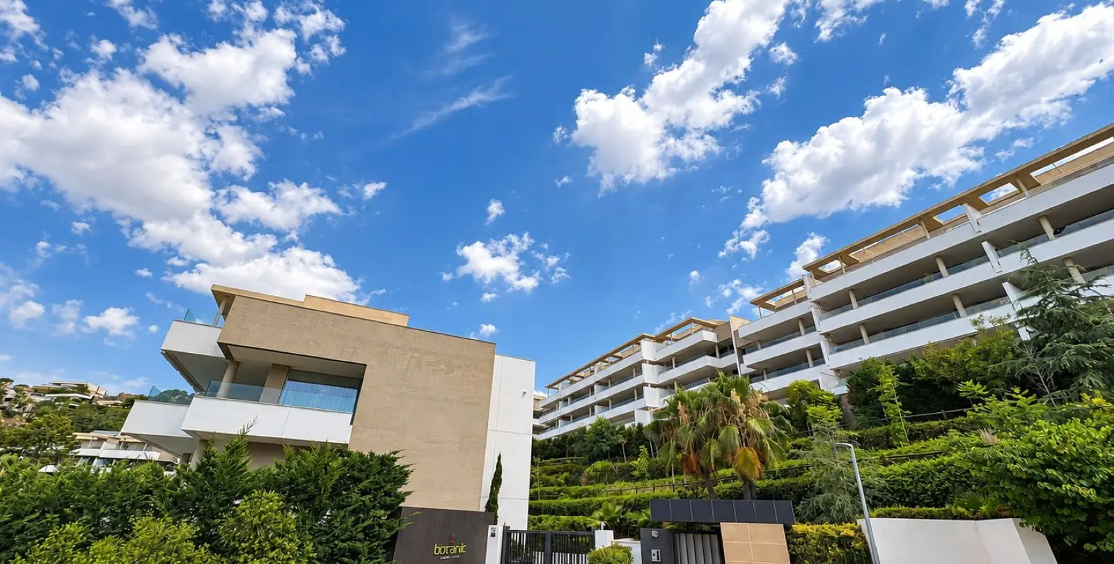 Sale of ground floor apartment in Benahavís 21