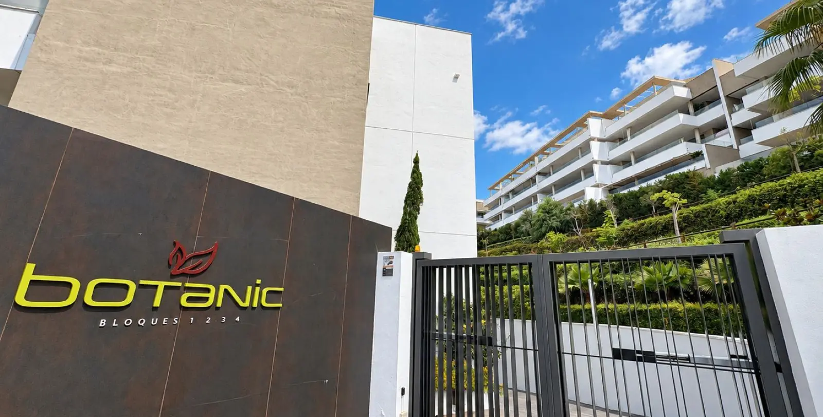 Sale of ground floor apartment in Benahavís 22