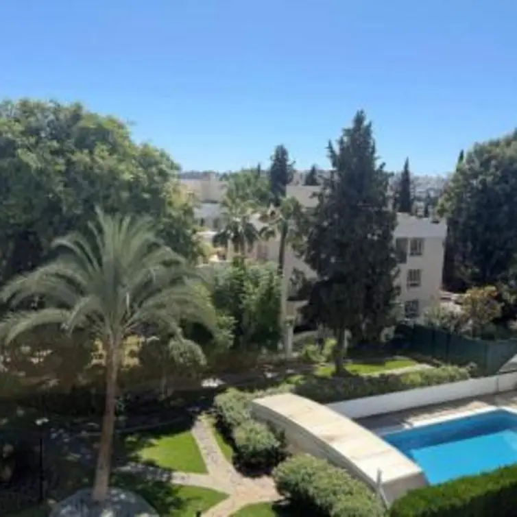 Venta de ático dúplex en Nueva Andalucía