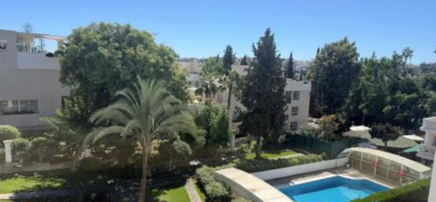 Venta de ático dúplex en Nueva Andalucía 0