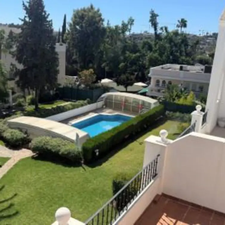 Venta de ático dúplex en Nueva Andalucía