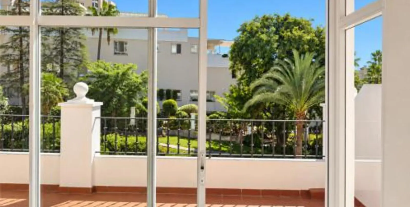 Venta de ático dúplex en Nueva Andalucía 5