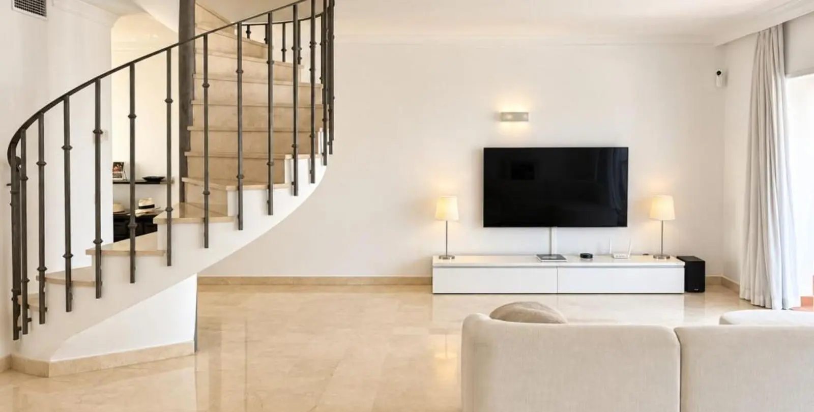 Venta de ático dúplex en Nueva Andalucía 8