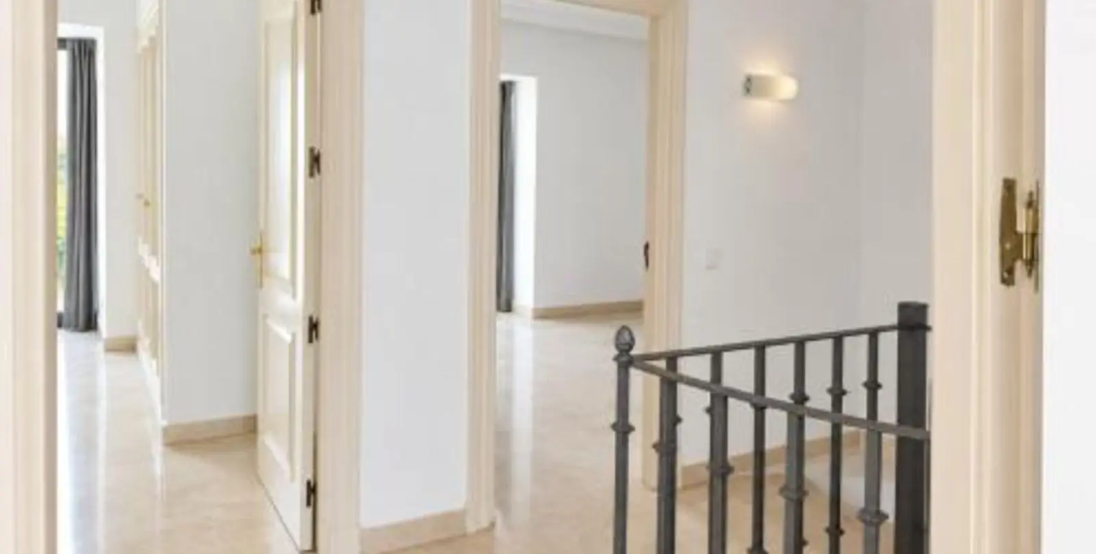 Venta de ático dúplex en Nueva Andalucía 9