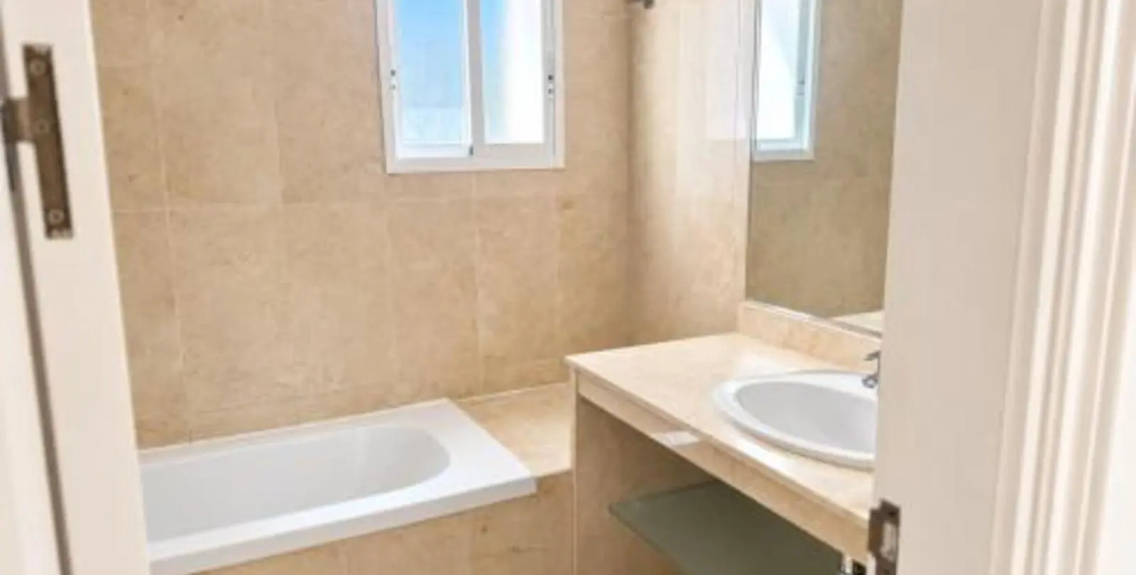 Venta de ático dúplex en Nueva Andalucía 14