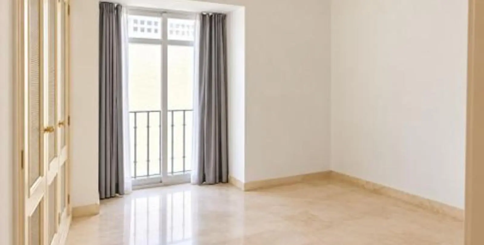 Venta de ático dúplex en Nueva Andalucía 15