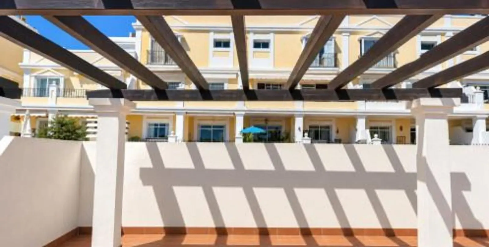 Venta de ático dúplex en Nueva Andalucía 17