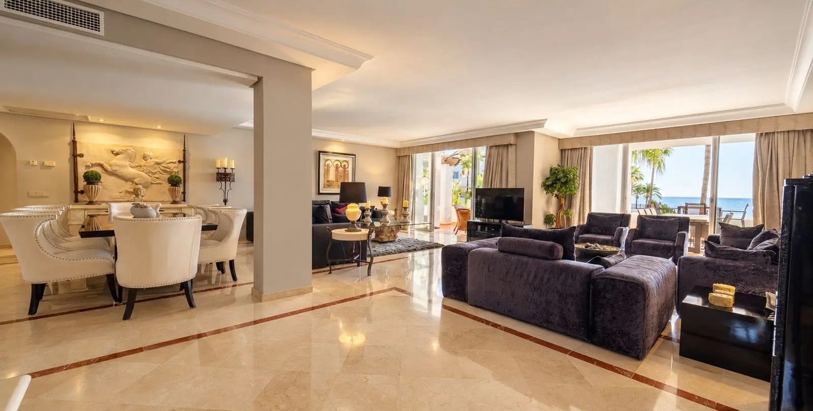 Venta de apartamento en planta media en Puerto Banús 5