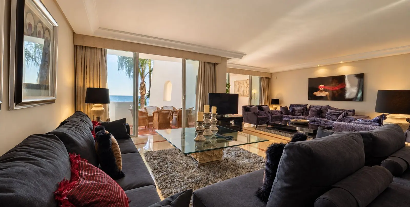 Venta de apartamento en planta media en Puerto Banús 6
