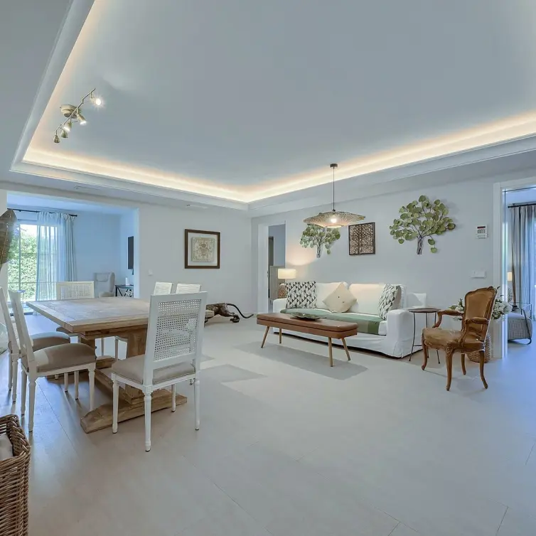 Venta de villa independiente en Los Monteros