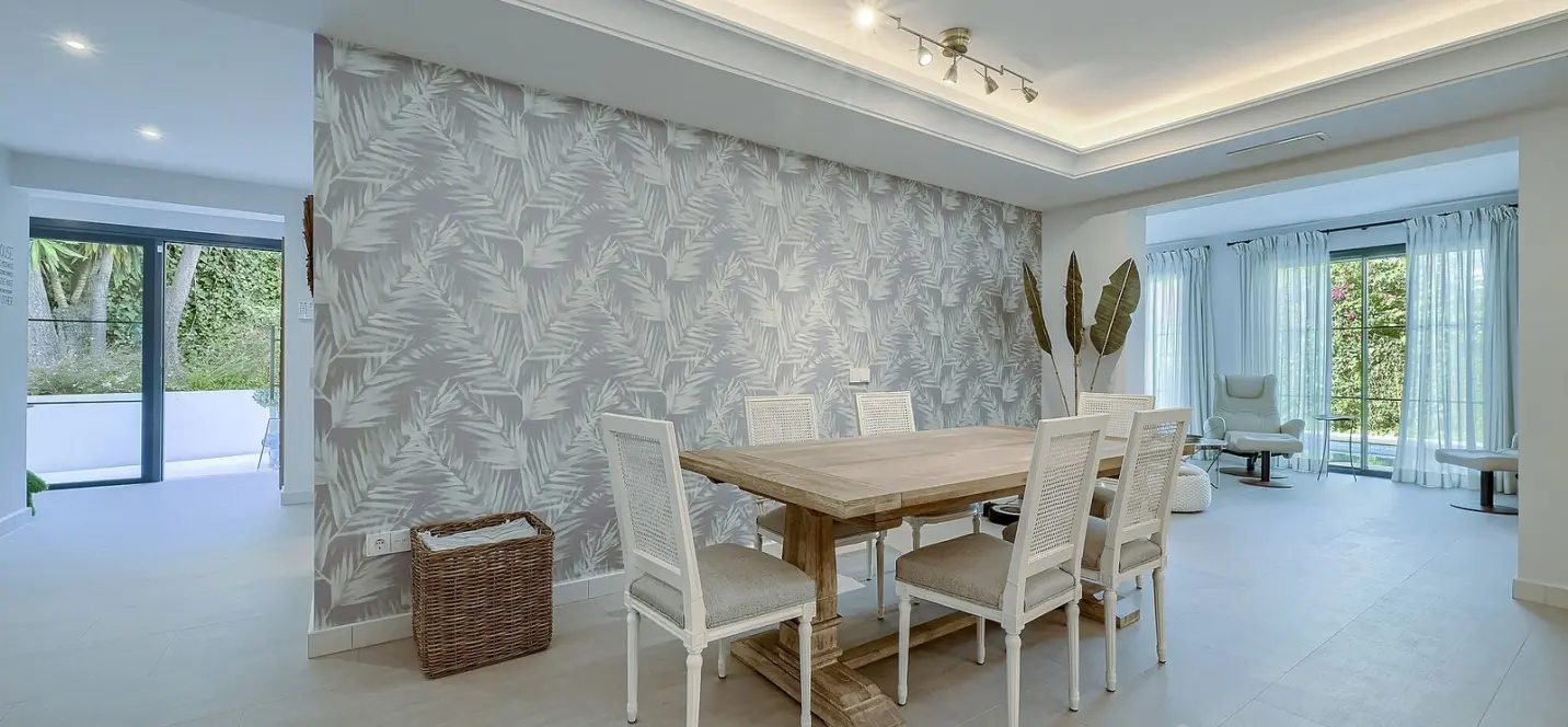 Venta de villa independiente en Los Monteros 4
