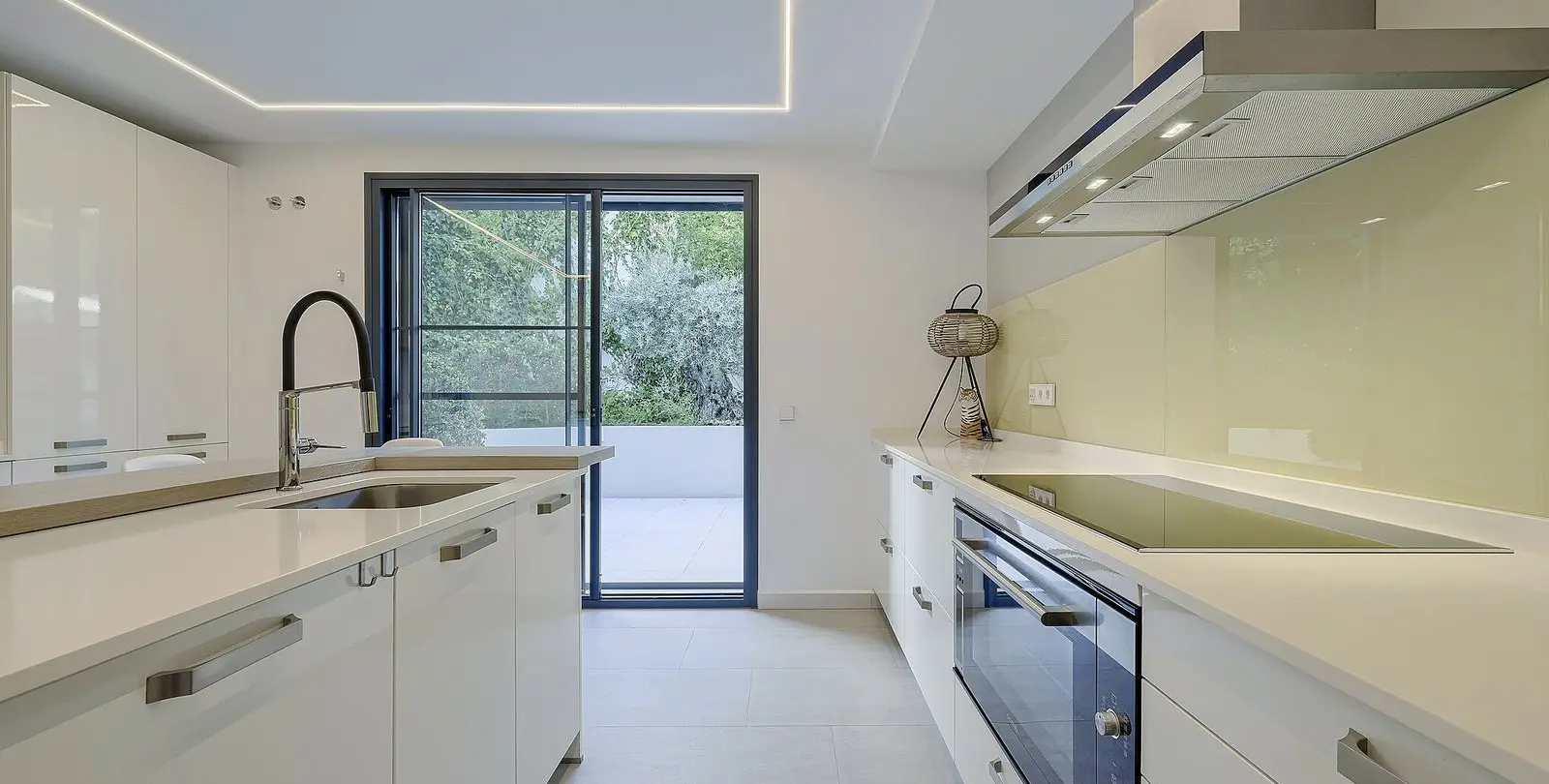 Venta de villa independiente en Los Monteros 13