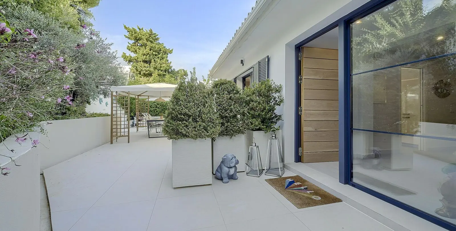 Venta de villa independiente en Los Monteros 37