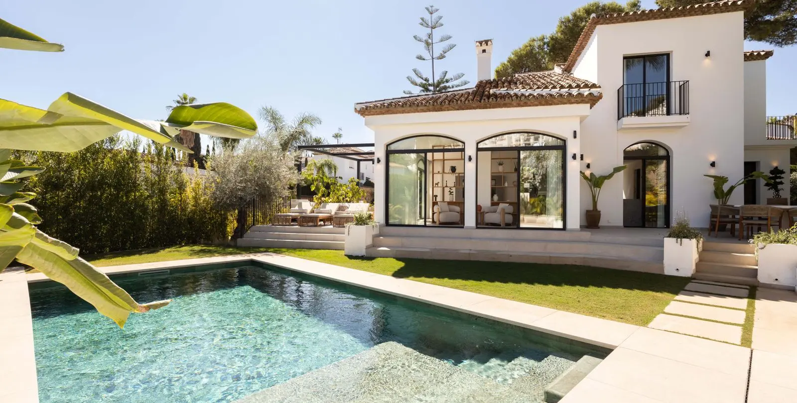 Venta de villa independiente en Nueva Andalucía 2