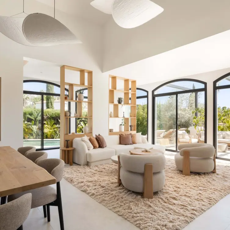Venta de villa independiente en Nueva Andalucía
