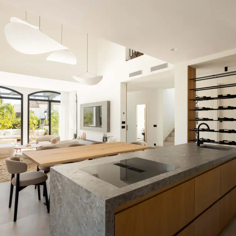 Venta de villa independiente en Nueva Andalucía