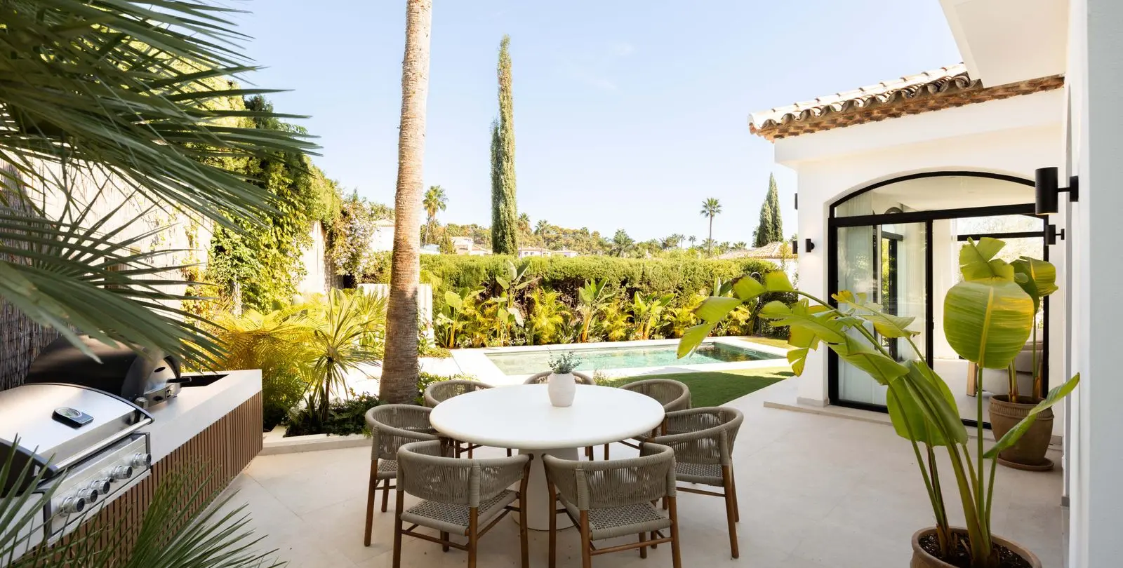 Venta de villa independiente en Nueva Andalucía 25