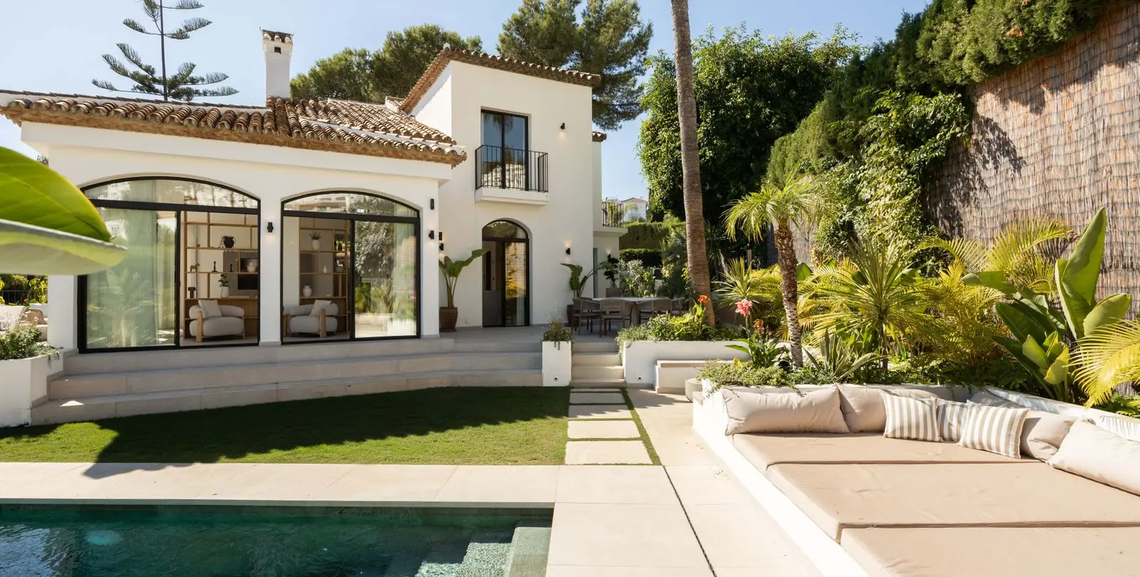 Venta de villa independiente en Nueva Andalucía 27