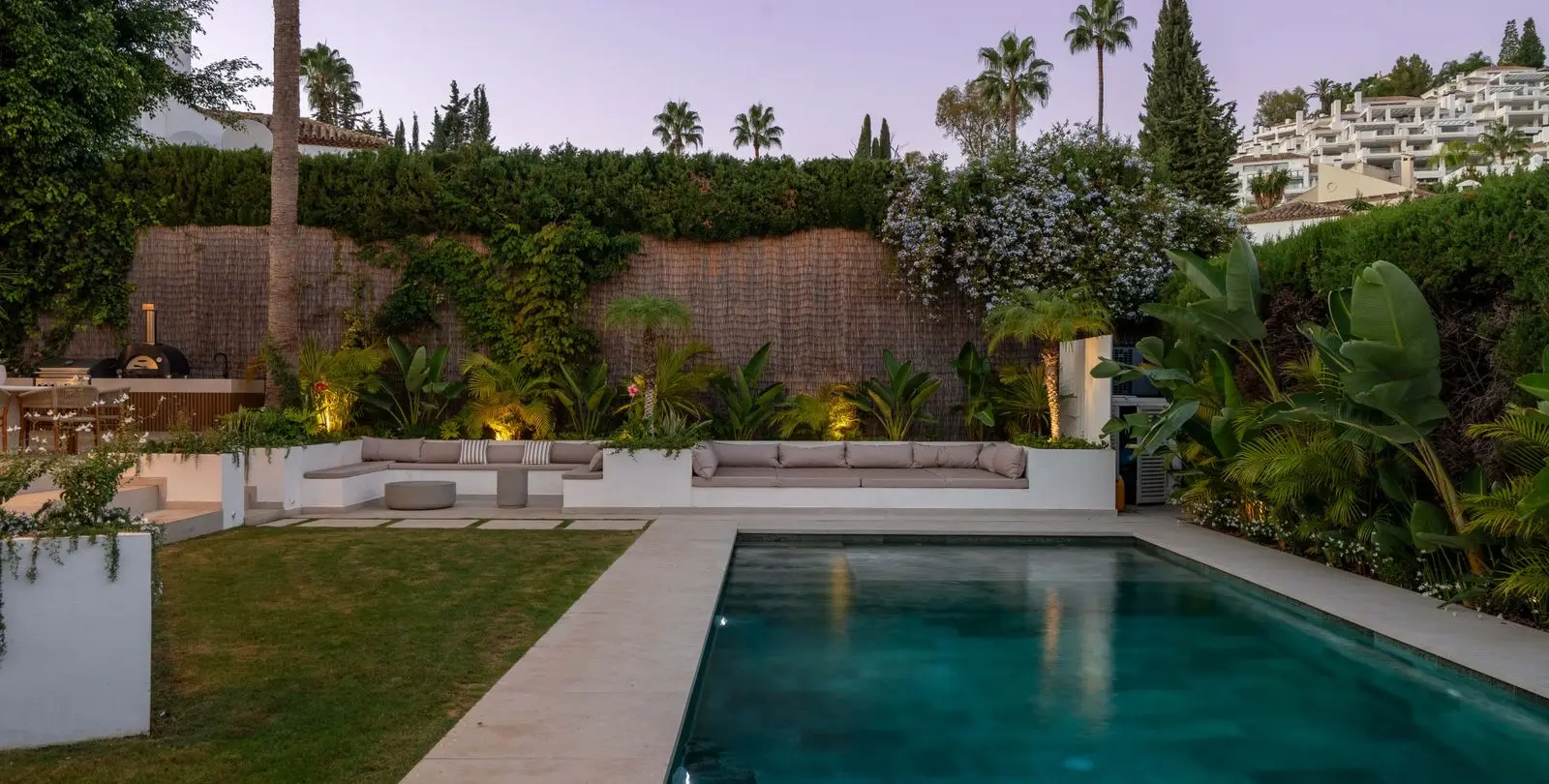 Venta de villa independiente en Nueva Andalucía 33