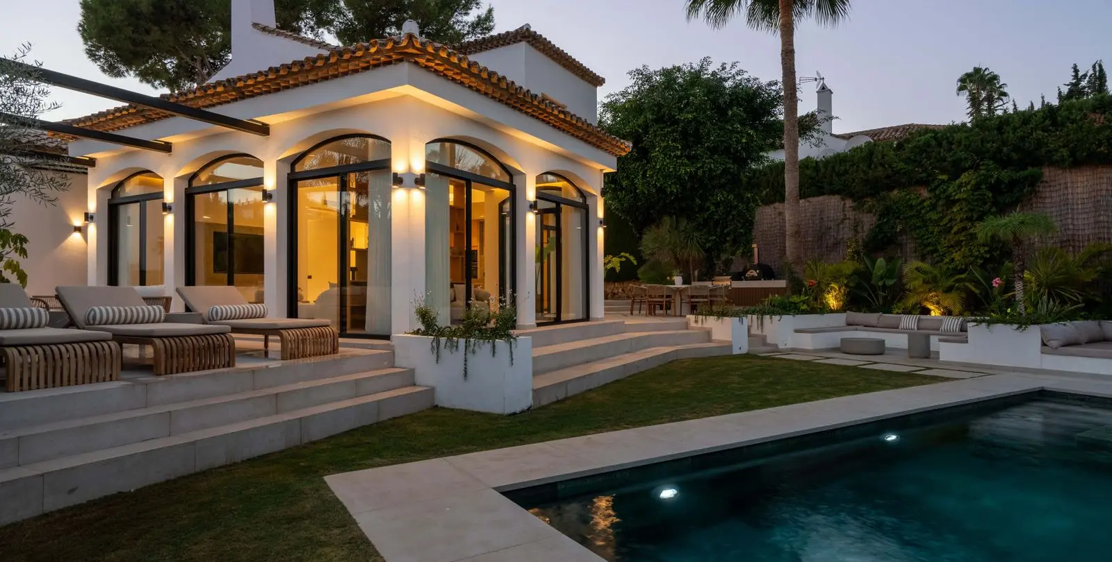 Venta de villa independiente en Nueva Andalucía 34