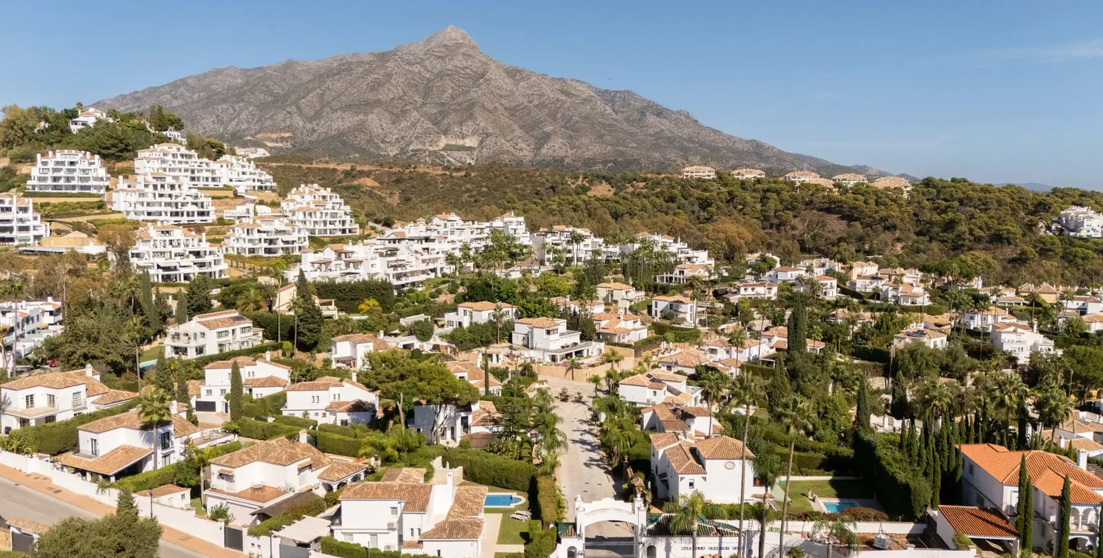 Venta de villa independiente en Nueva Andalucía 39