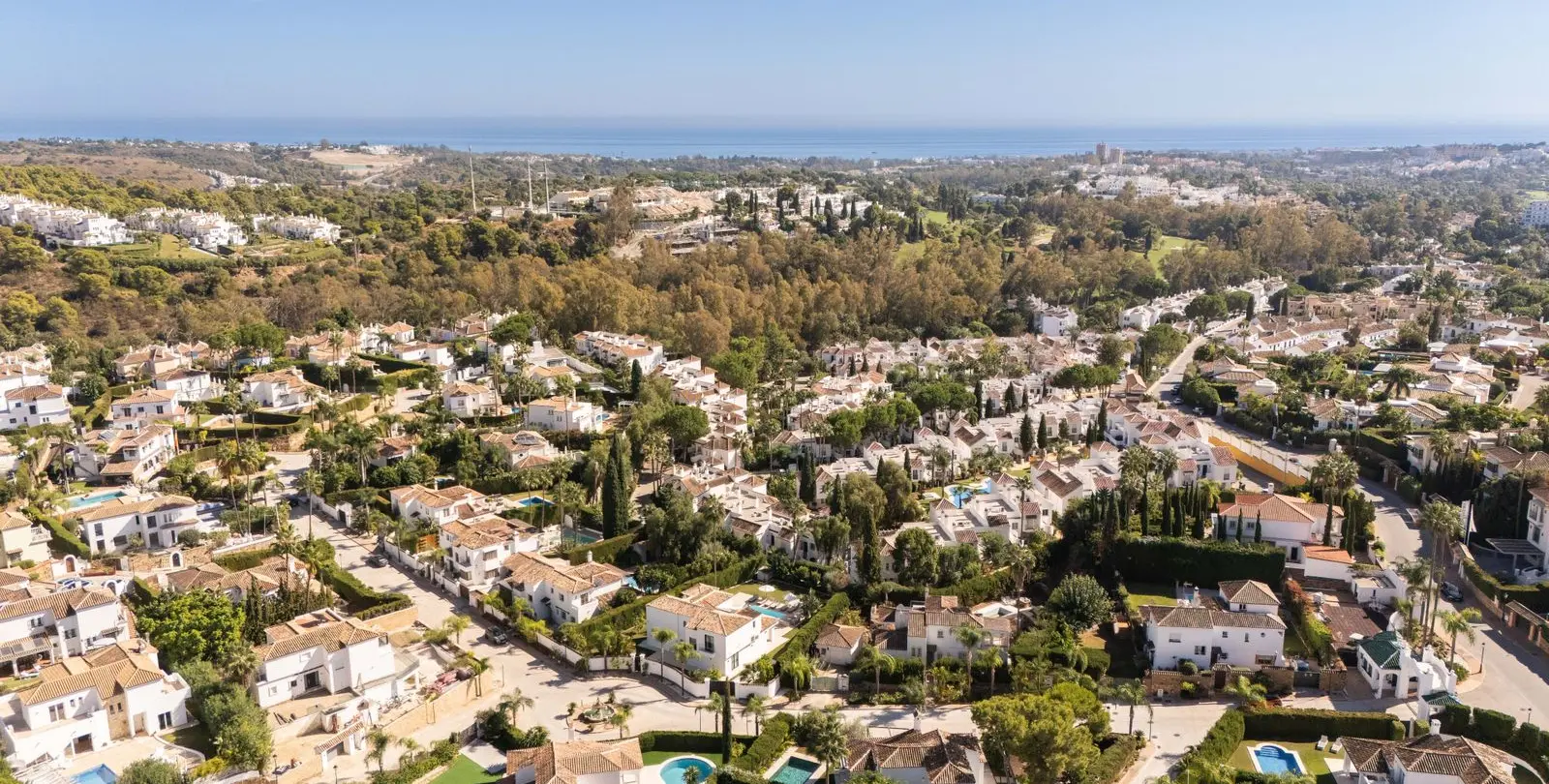 Venta de villa independiente en Nueva Andalucía 40