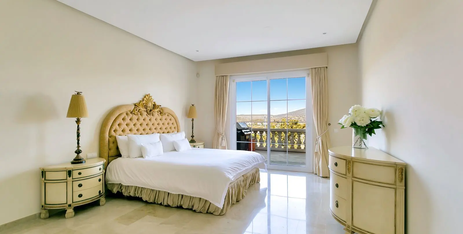 Venta de villa independiente en La Cala Golf 11